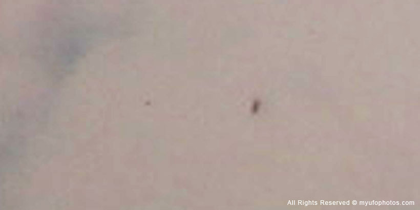 UFO with probe (negative / brightness)