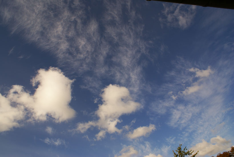 Cirrus clouds under creation above Denmark at 11.23 AM local time