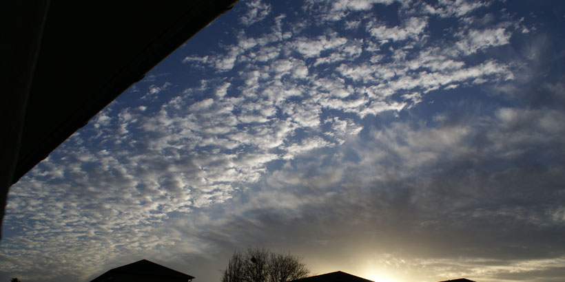 Altocumulus followed by Cirrus clouds?