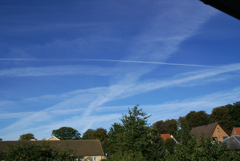 Contrail/Chemtrail visual pollution