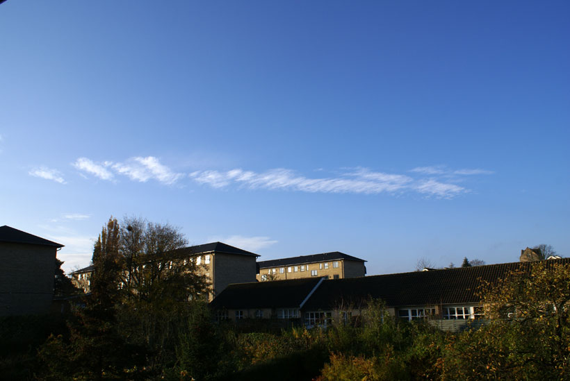Odd contrail-cloud development captured on photography