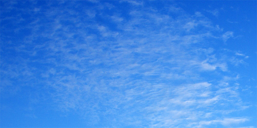 Aviation contrail upper part Cirrocumulus?