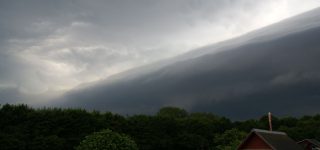 Apocalyptic shelf cloud weather phenomenon