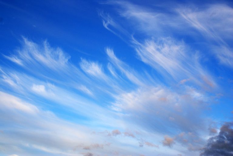 amazing-cirrus-clouds-invading-the-sky-meteorology