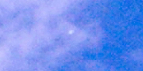 DSC00515-uap-2-004 White spherical object and black rectangular UFO Auto Contrast