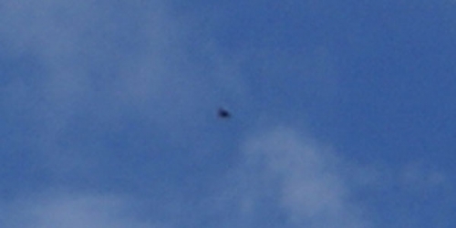 DSC00516-uap-3-001 Clear rounded UFO hovering Unedited
