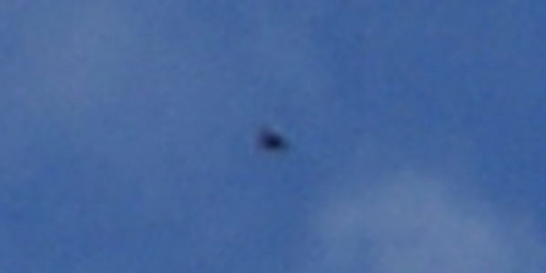 DSC00516-uap-3-002 Clear rounded UFO hovering Unedited