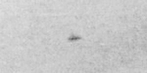 img5991-ufo-uap-object-5d-contrast-brightness-grayscale