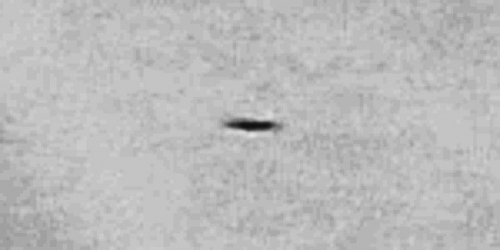 img6022-ufo-uap-object-2d-contrast-brightness-grayscale