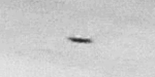 img6062-ufo-uap-object-2d-contrast-brightness-grayscale
